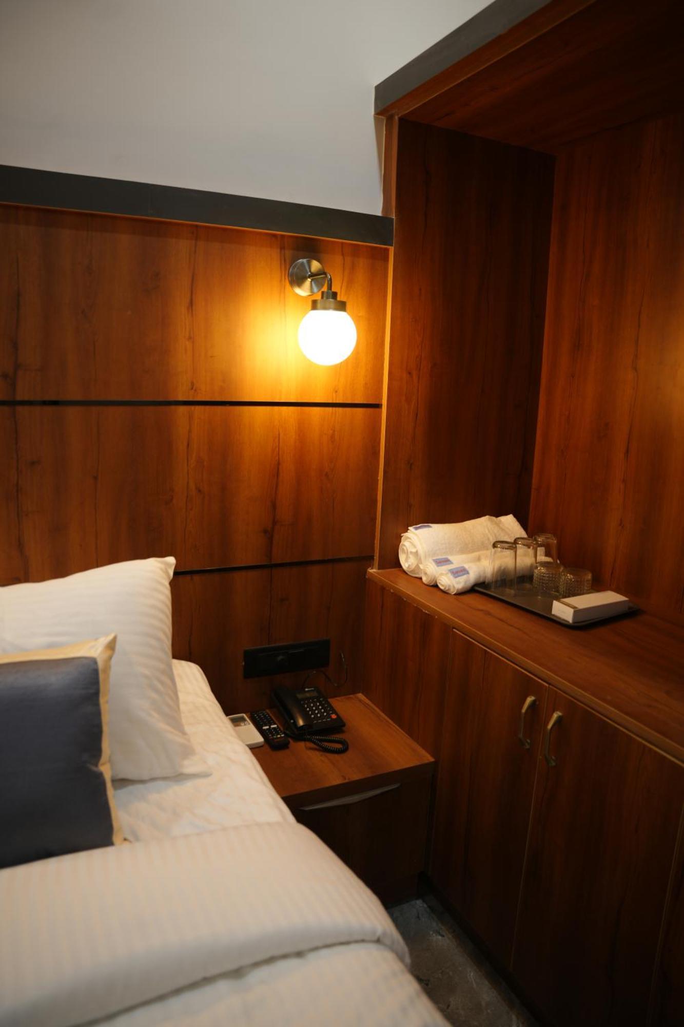 萨格尔 Sarvam Residency酒店 外观 照片