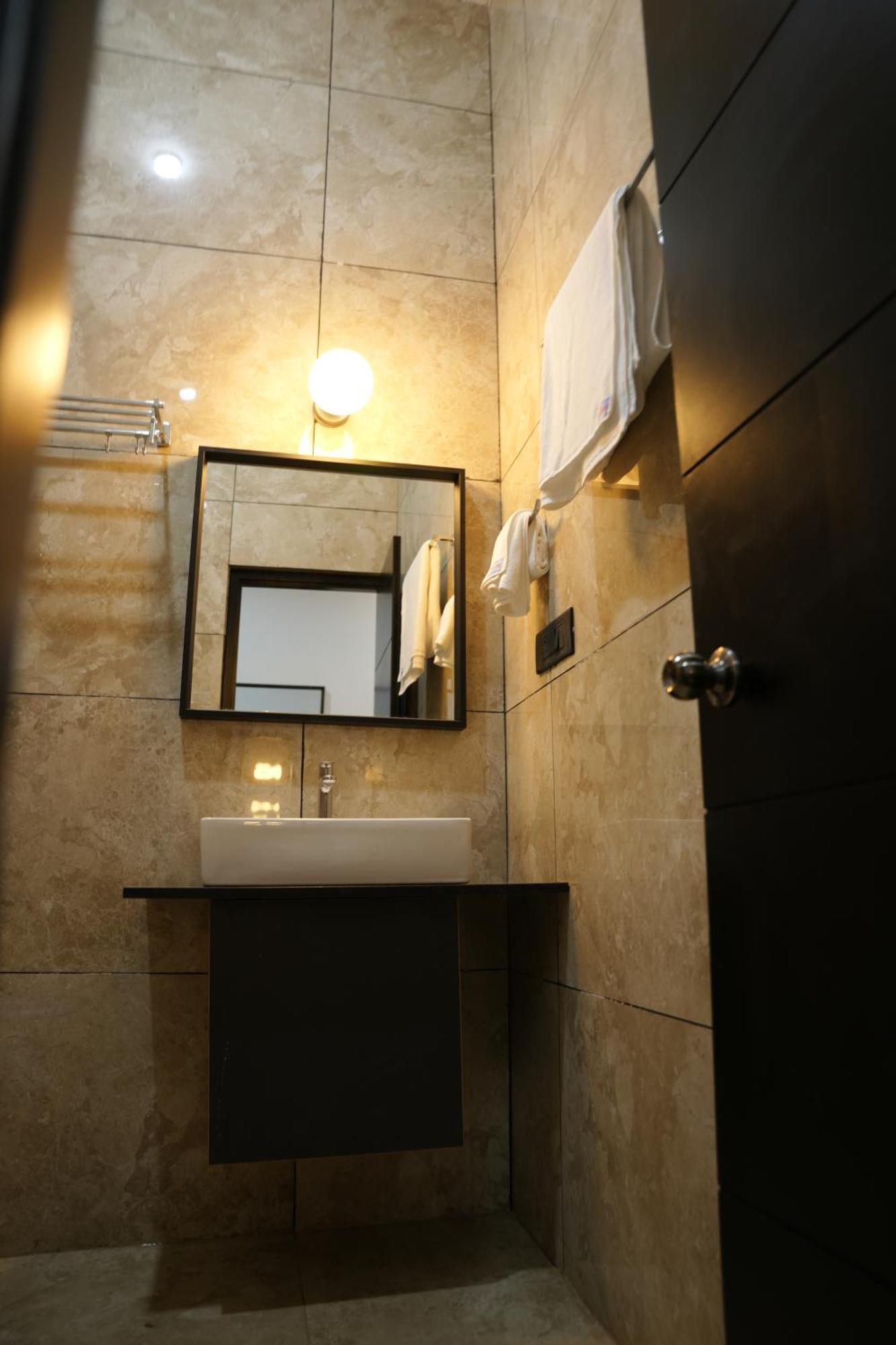 萨格尔 Sarvam Residency酒店 外观 照片
